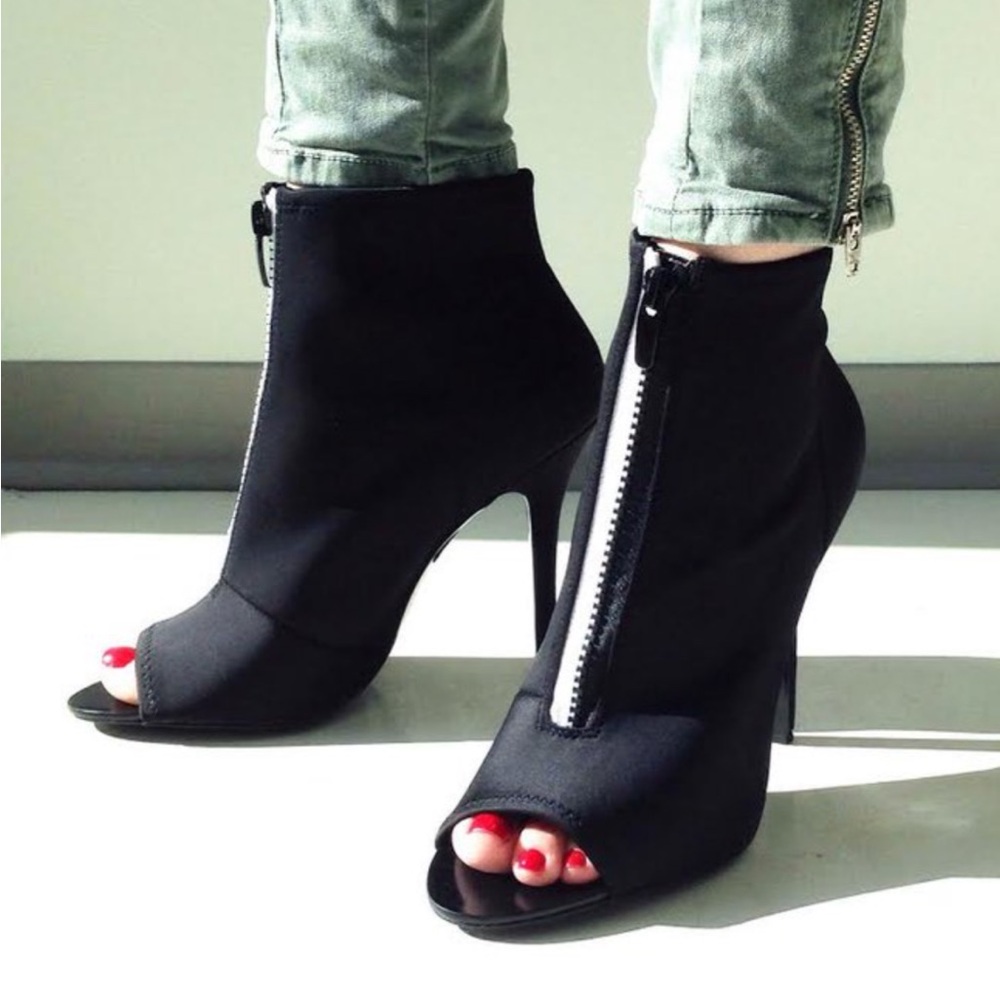 ALDO BLACK STILETTOS/BOOTIE HIGH HEELS ZIPPER SIZE 8.5